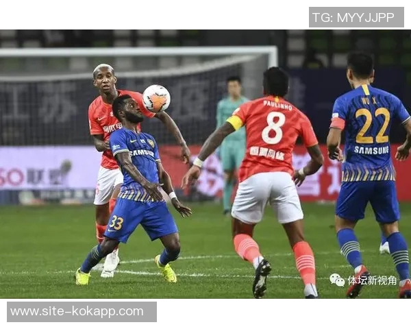 诺伊尔反思失球原因：错误决定与第二落点的失误分析