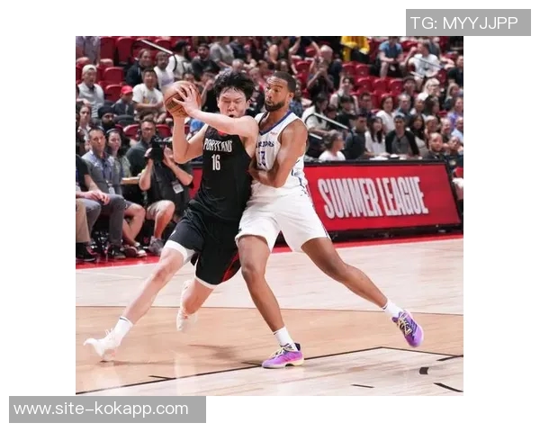 杨瀚森首战勇士展现实力迎来NBA首秀精彩瞬间 杨瀚森首战勇士展现实力迎来NBA首秀精彩瞬间