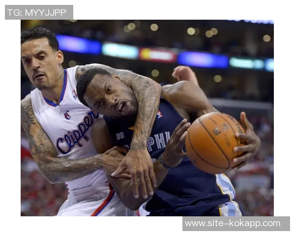 文班赛后与保罗亲密耳语击掌庆祝胜利瞬间引发热议